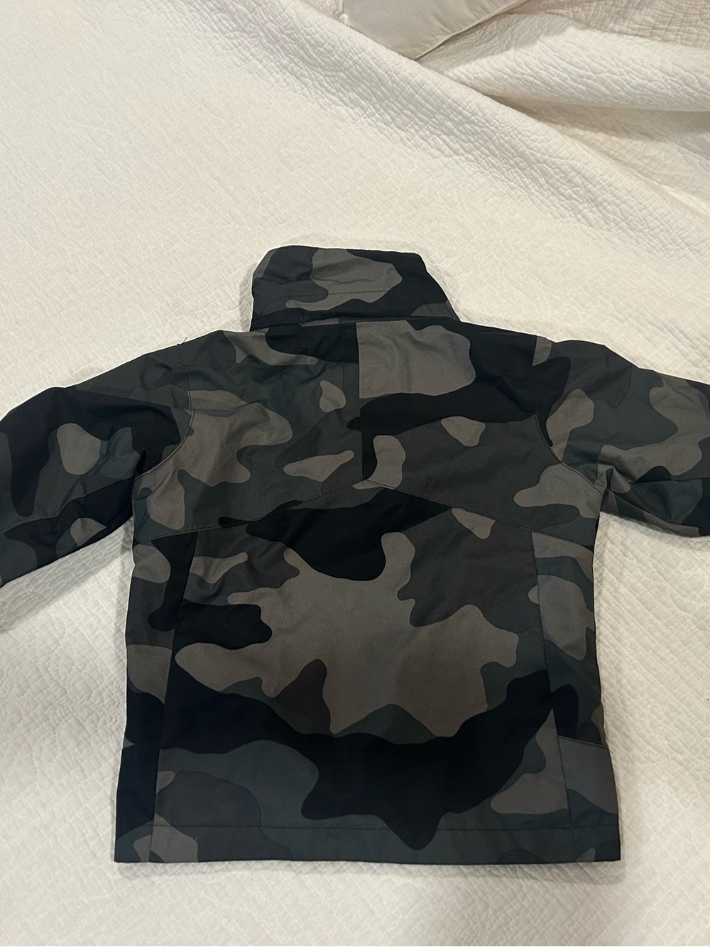 Columbia Boys' Camo Waterproof Jacket - Picture 5 of 5